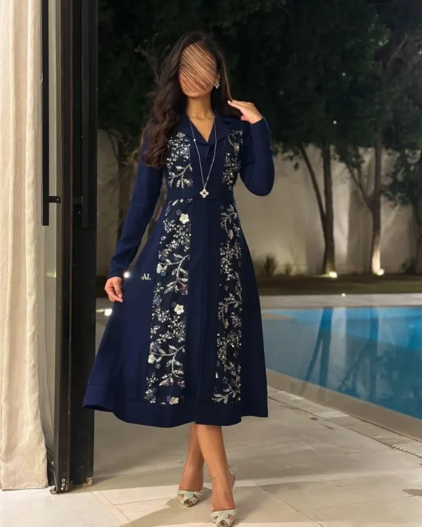 ⁦فستان كحلي⁩ - الصورة ⁦2⁩
