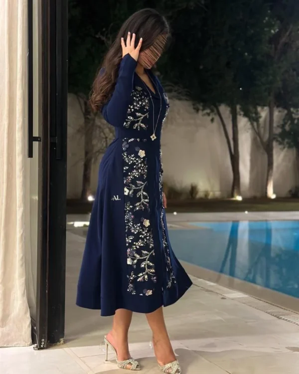 ⁦فستان كحلي⁩ - الصورة ⁦3⁩