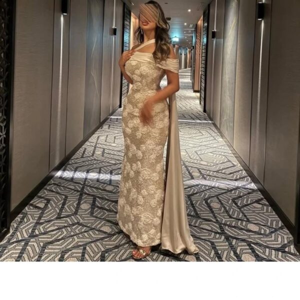 ⁦فستان سكري أنيق بقصة ضيقة⁩ - الصورة ⁦3⁩