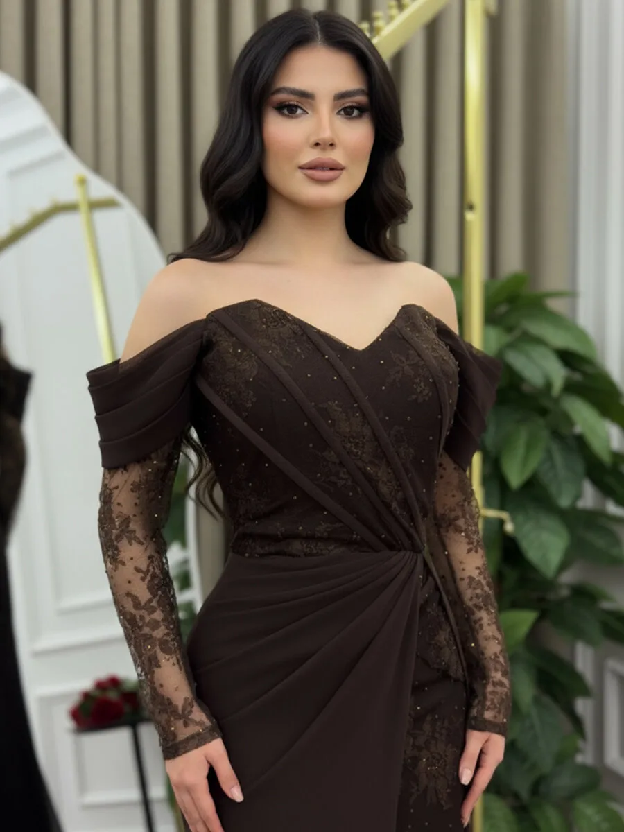 فستان سهرة بني بشيفون ودانتيل مطرز مع فصوص زركون
