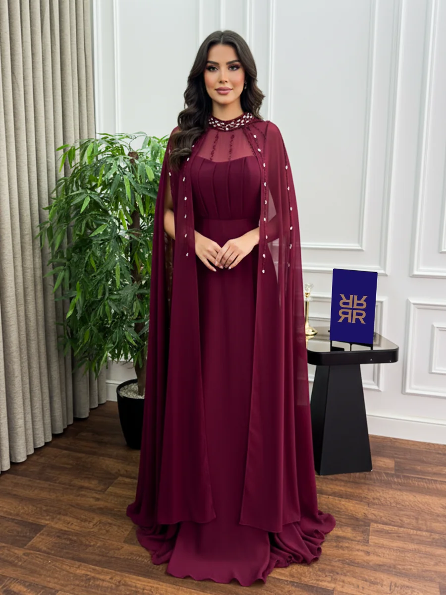 فستان سهرة خمري أنيق بتصميم راقٍ ولمسة كلاسيكية