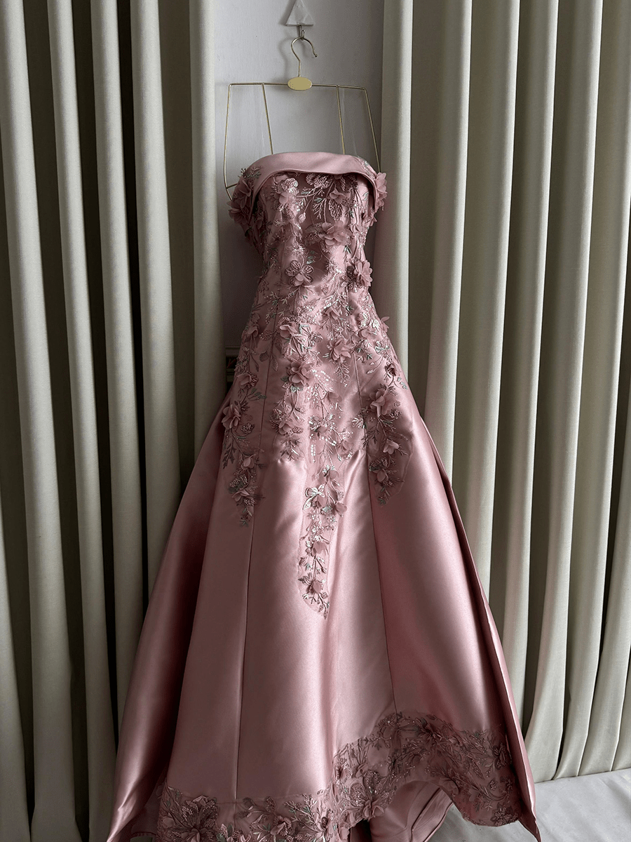فستان وردي مطرز بتطريز فخم ميكادو وورد