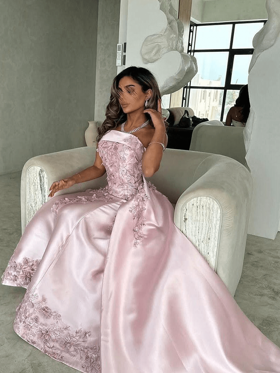 فستان سهرة وردي ملكي بذيل طويل خرز كردانه